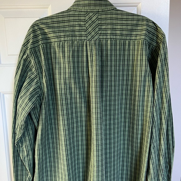 Men’s Arrow Button Down - Picture 2 of 3